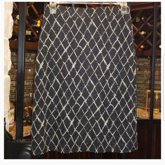 Matching Skirt & Top Set - Picture 6 of 8